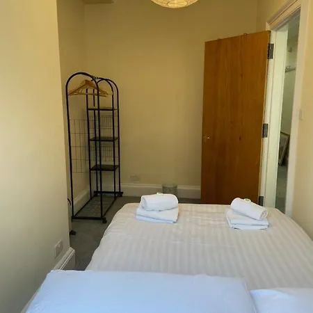Central, Main Door Apartment, Spacious 2 Bedrooms- No Stairs Edinburgh Exterior photo