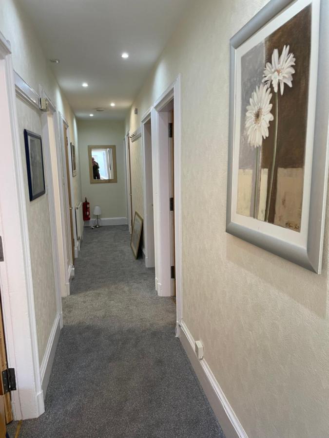 Central, Main Door Apartment, Spacious 2 Bedrooms- No Stairs Appartamento